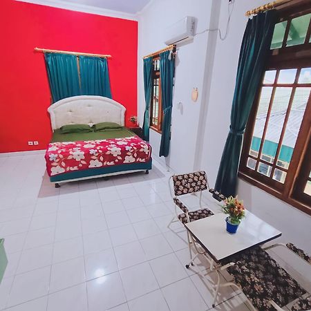 Glory Homestay Yogyakarta Exterior photo