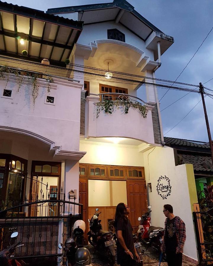 Glory Homestay Yogyakarta Exterior photo