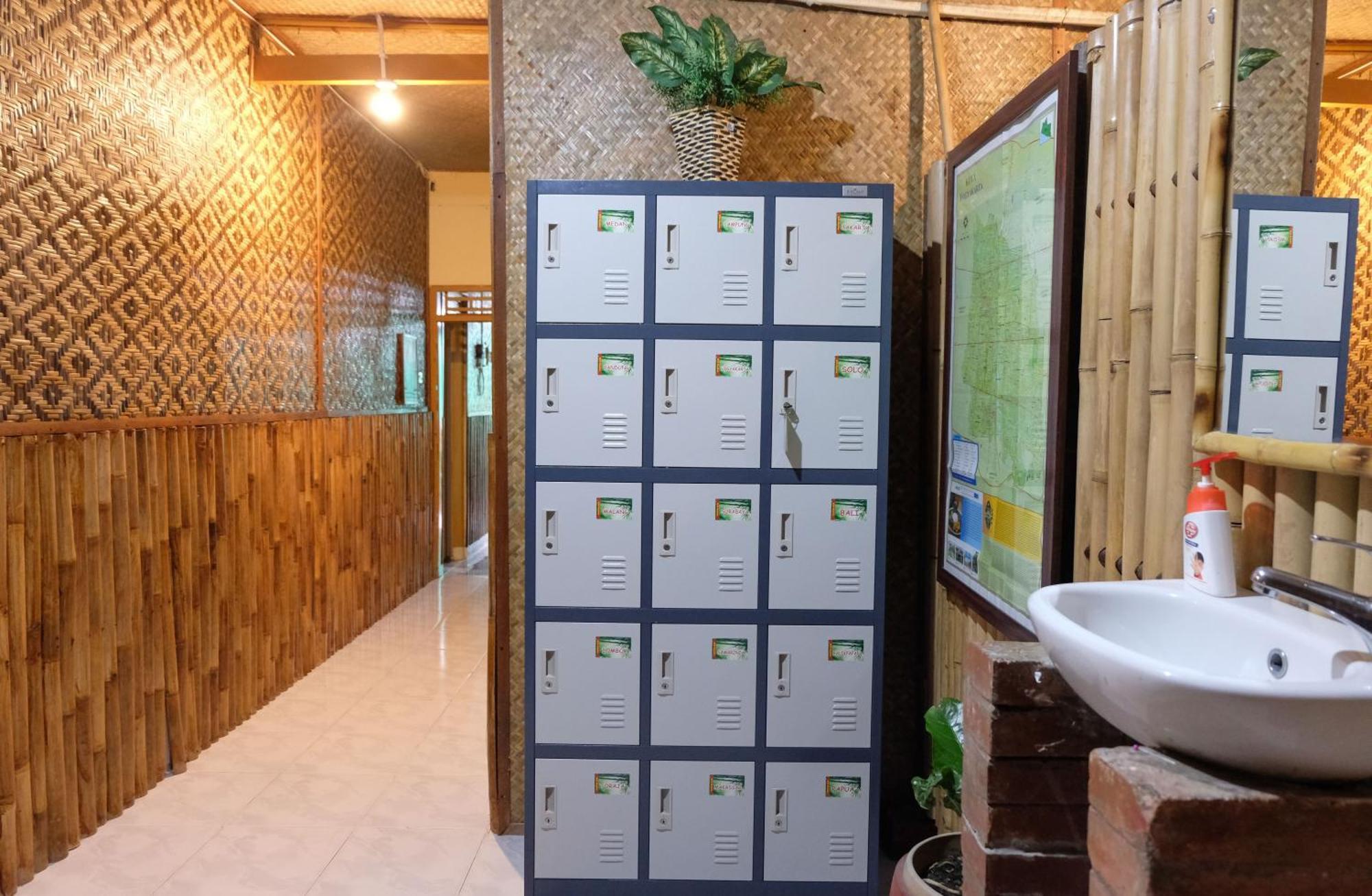 Glory Homestay Yogyakarta Exterior photo