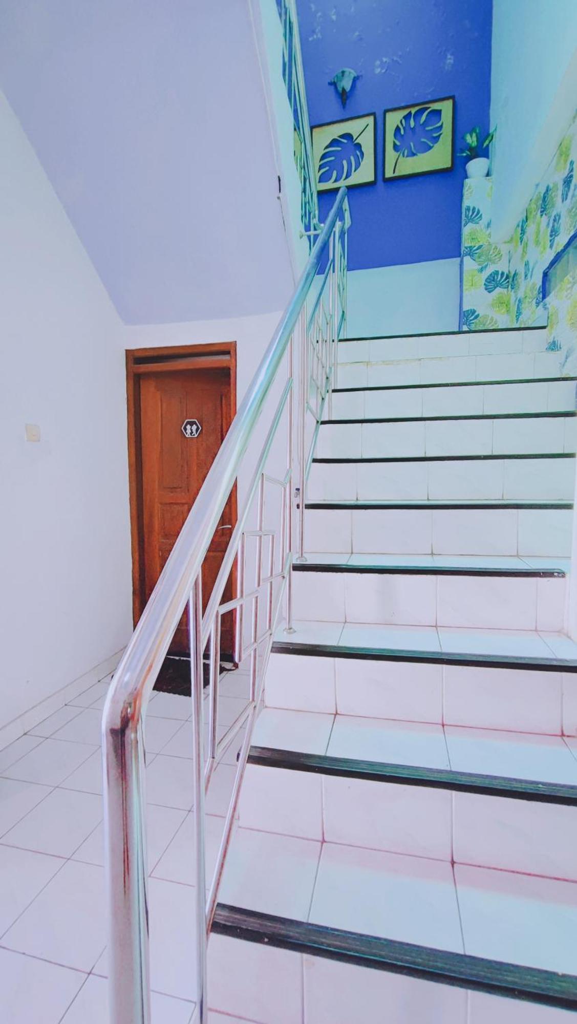 Glory Homestay Yogyakarta Exterior photo