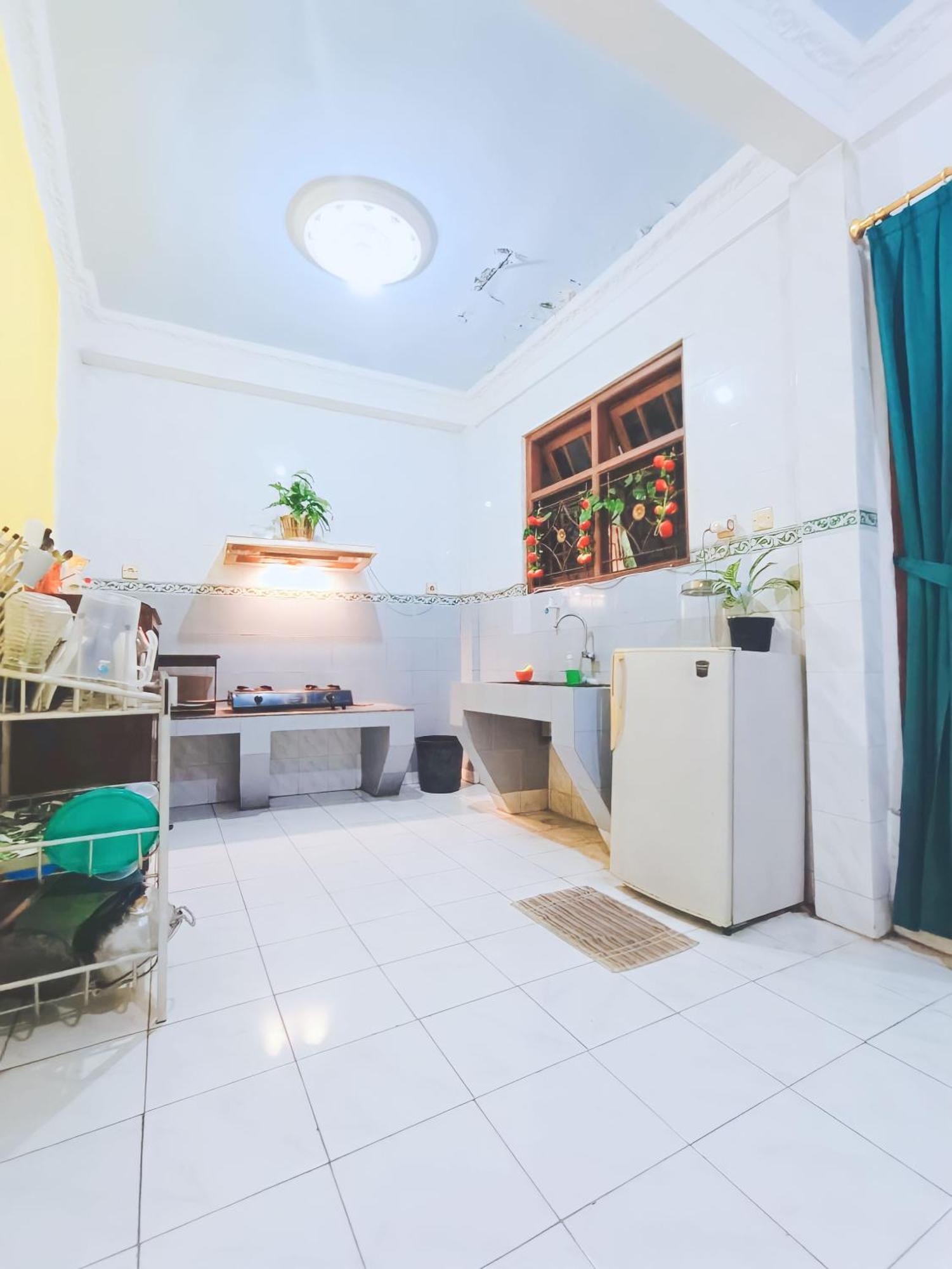Glory Homestay Yogyakarta Exterior photo