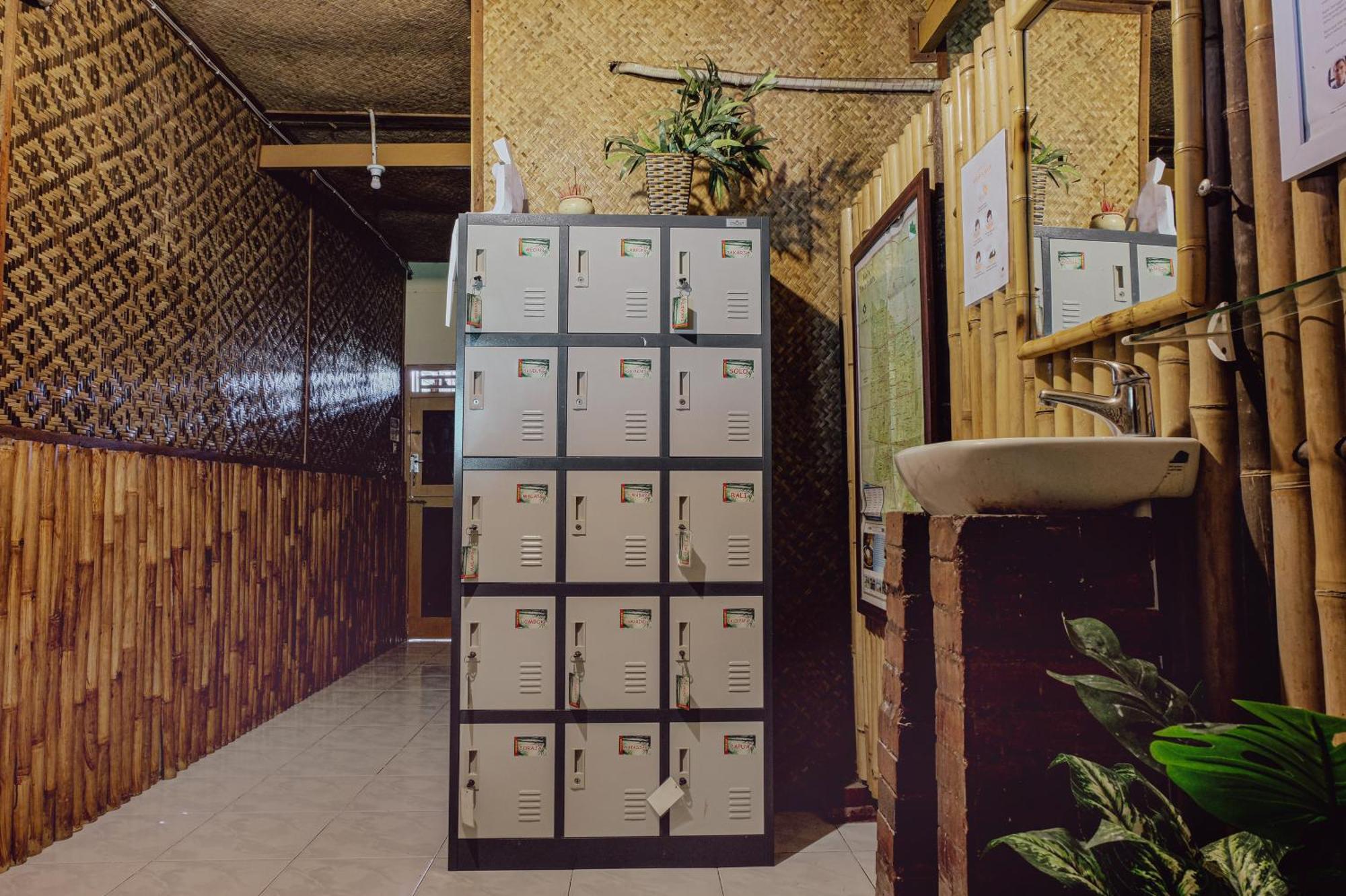 Glory Homestay Yogyakarta Exterior photo