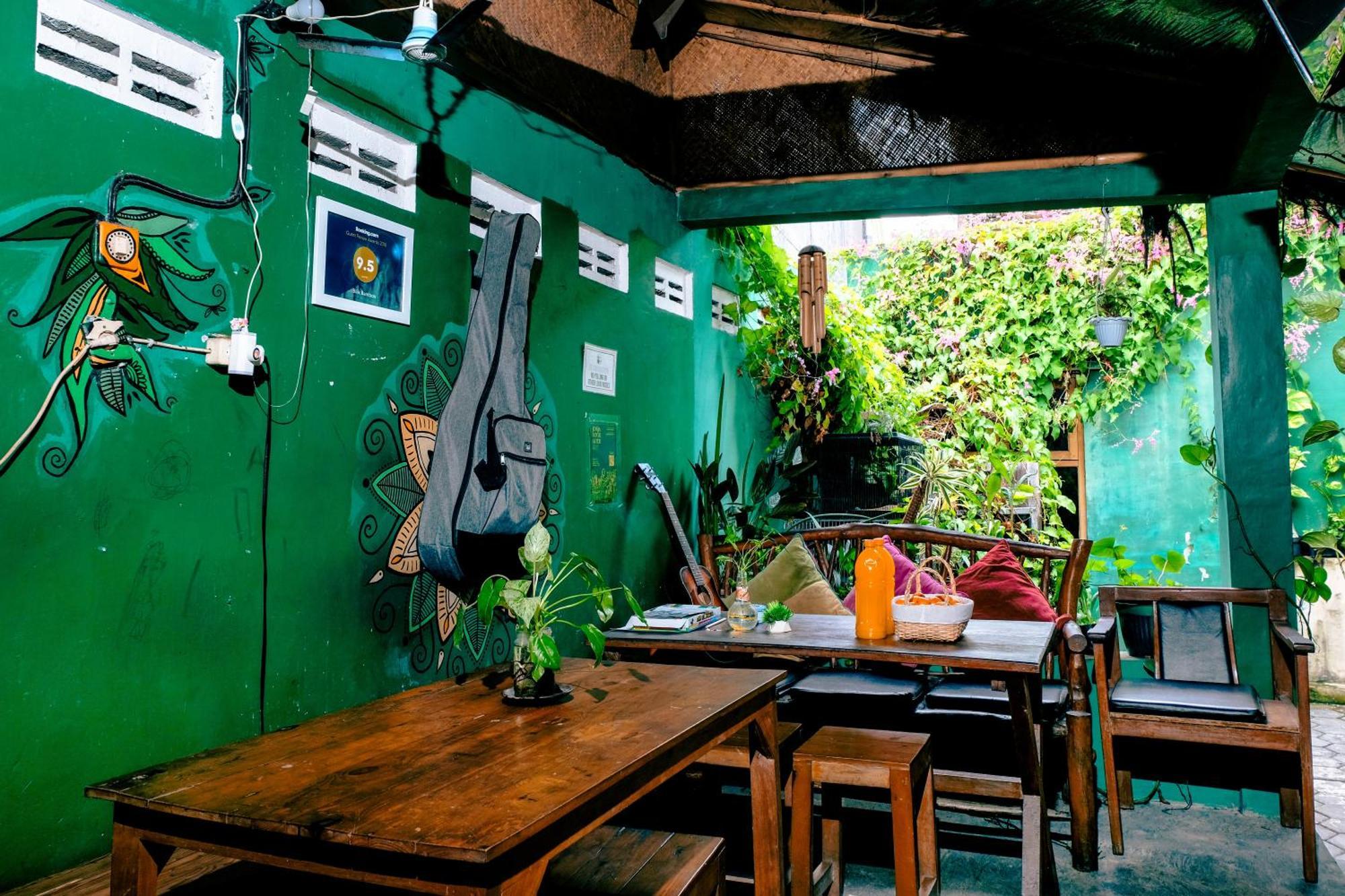 Glory Homestay Yogyakarta Exterior photo