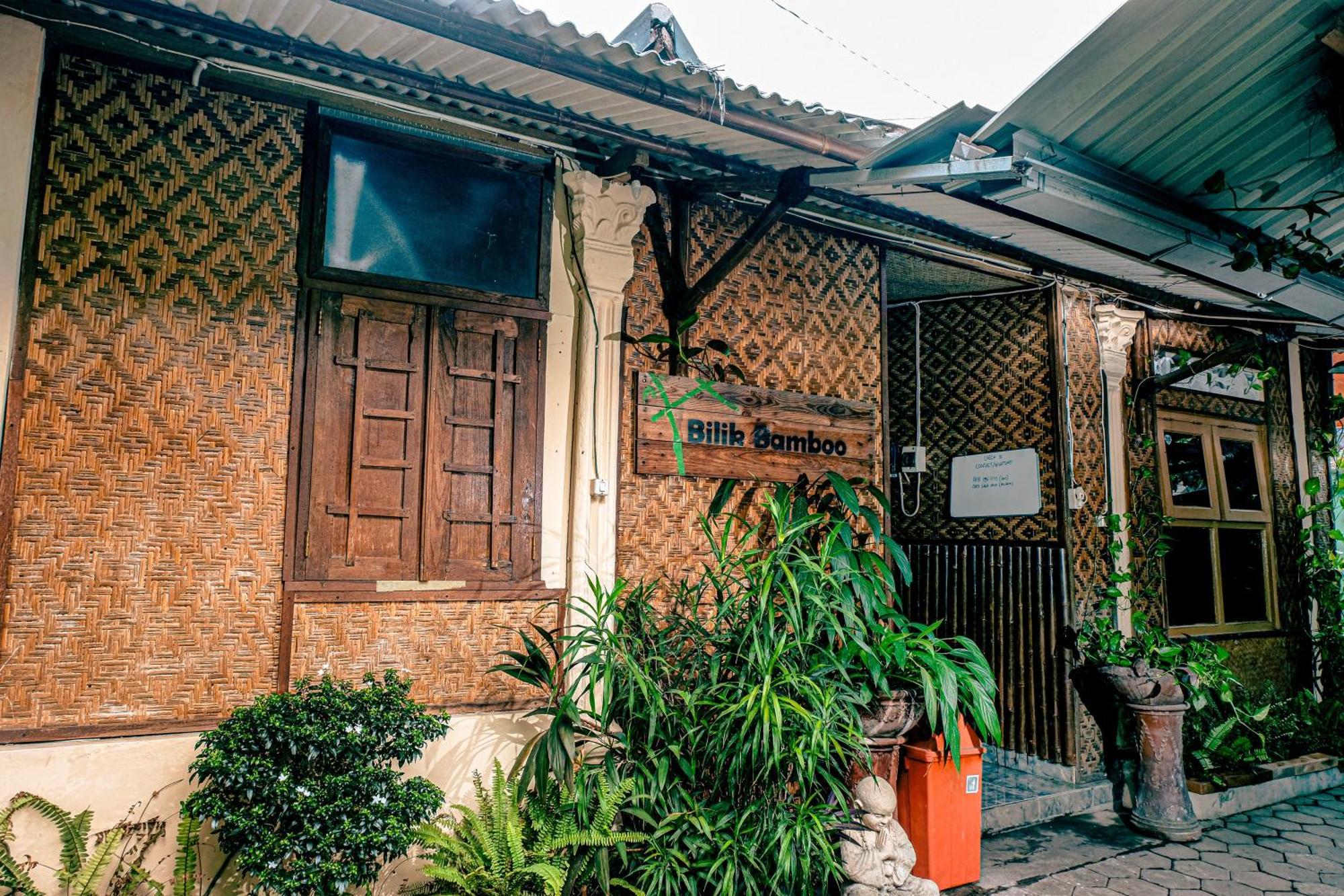 Glory Homestay Yogyakarta Exterior photo
