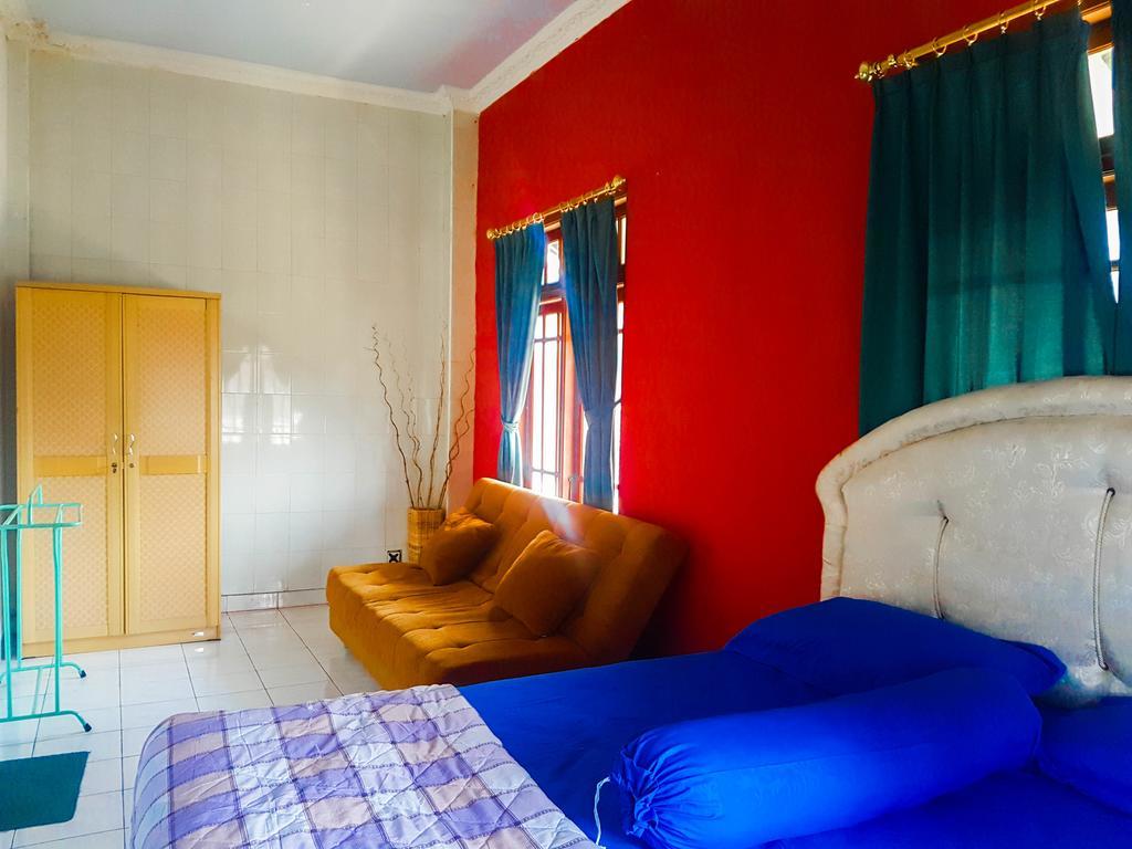 Glory Homestay Yogyakarta Exterior photo