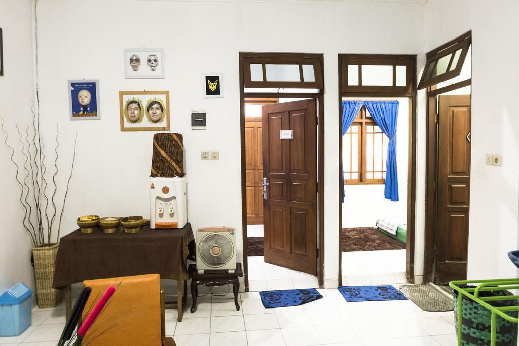 Glory Homestay Yogyakarta Exterior photo