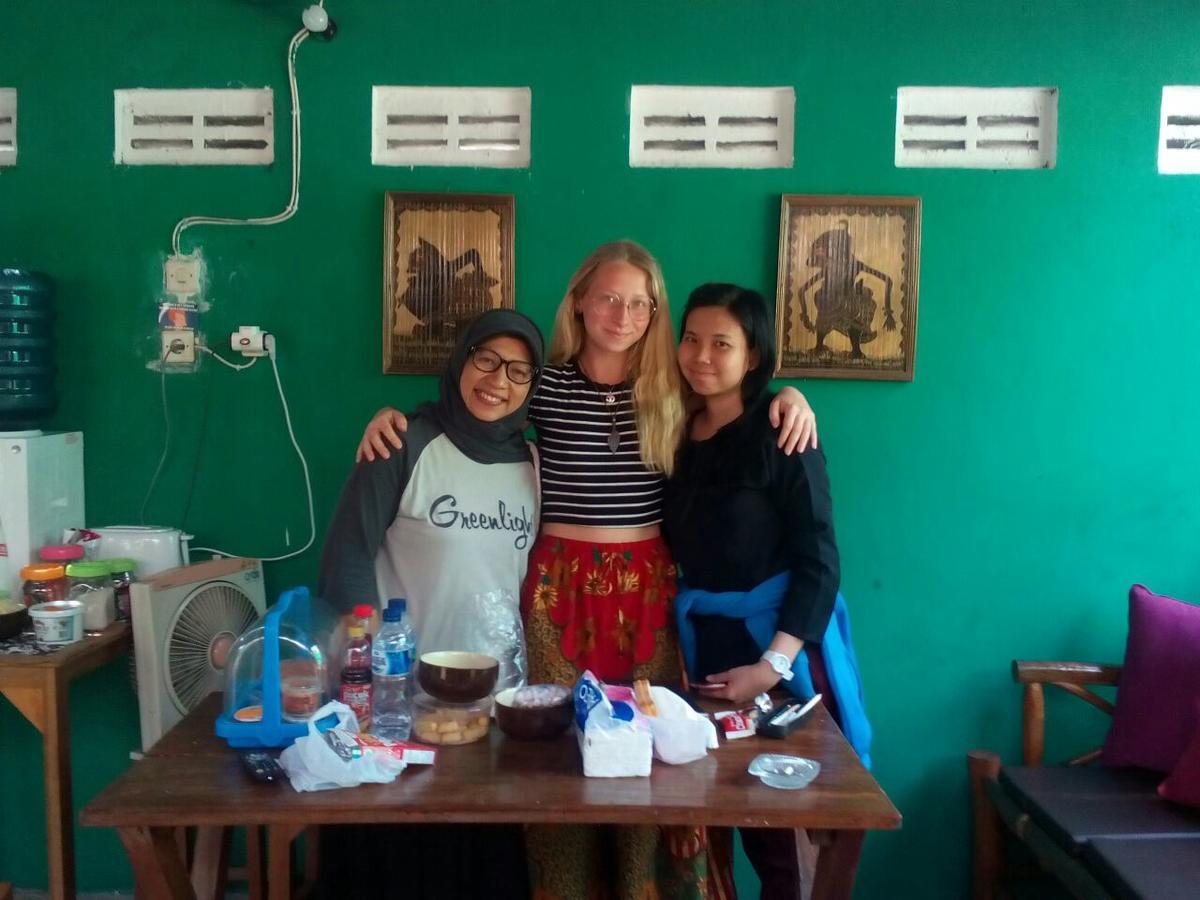 Glory Homestay Yogyakarta Exterior photo