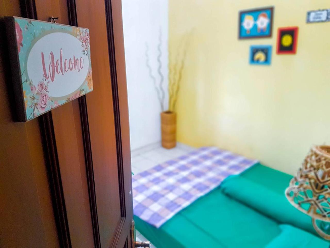 Glory Homestay Yogyakarta Exterior photo