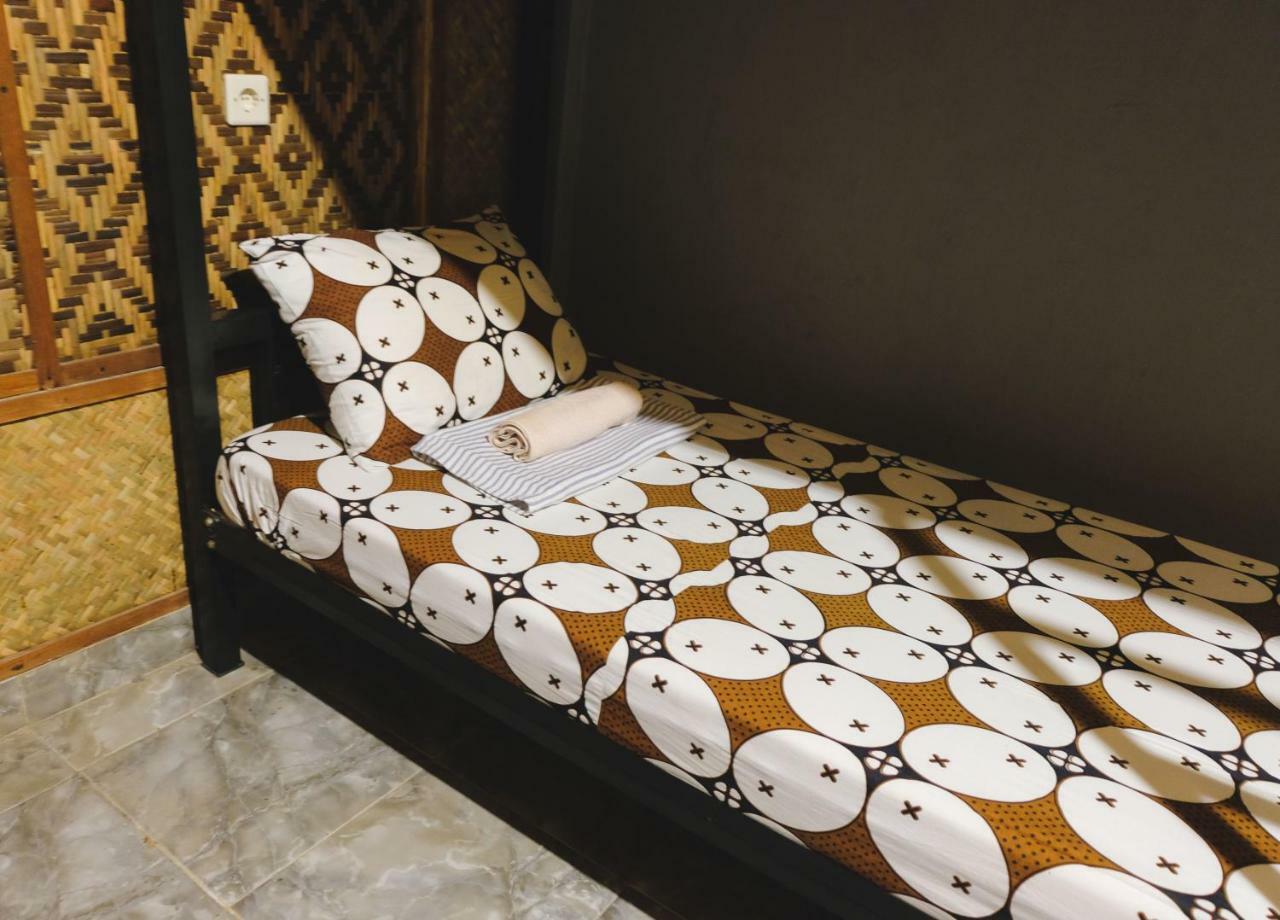 Glory Homestay Yogyakarta Exterior photo
