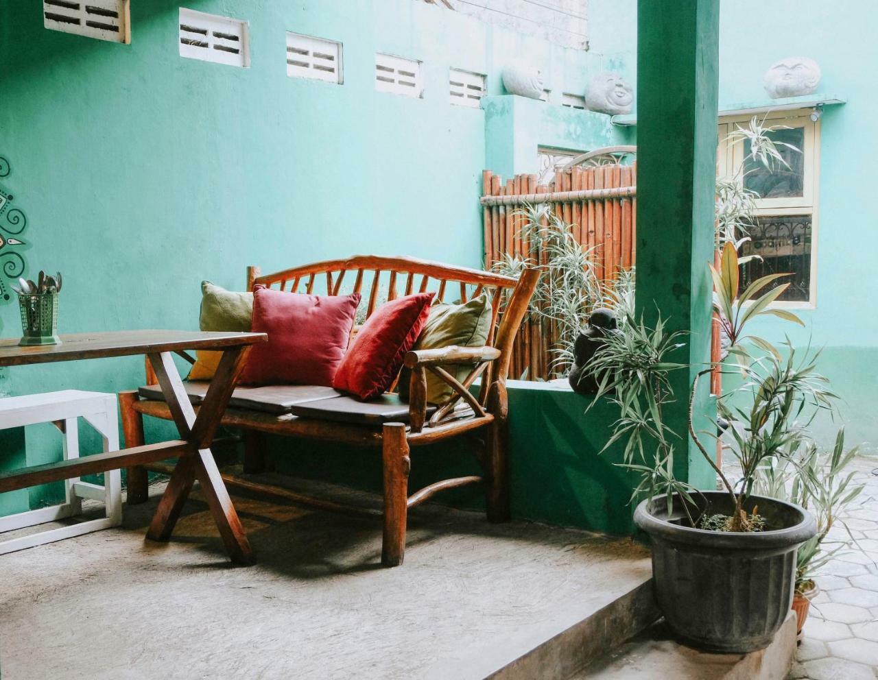 Glory Homestay Yogyakarta Exterior photo